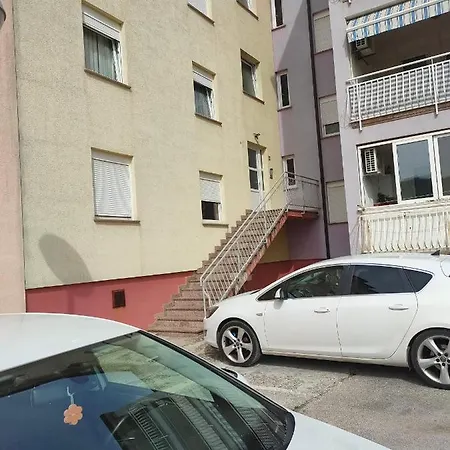 Apartman Bela Apartment *