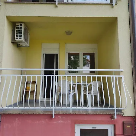 Apartman Bela * Pula