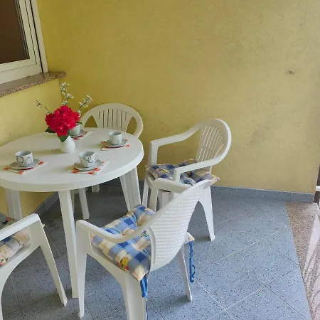 Apartman Bela *